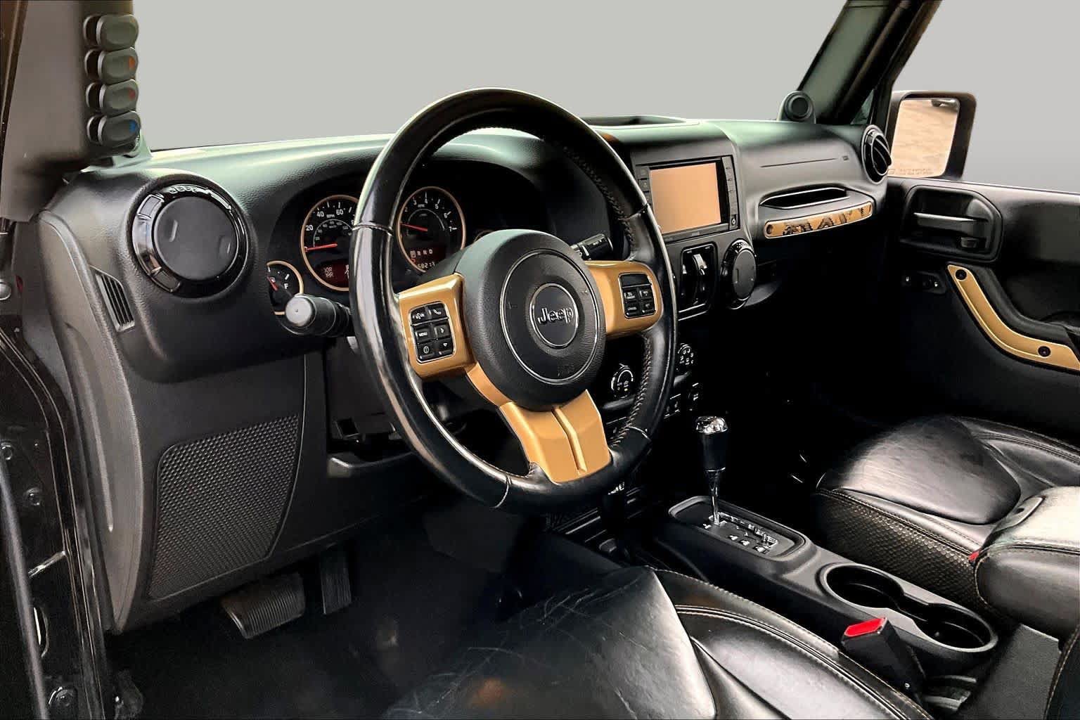 Used 2014 Jeep Wrangler Unlimited Sahara AWD/4WD image 18