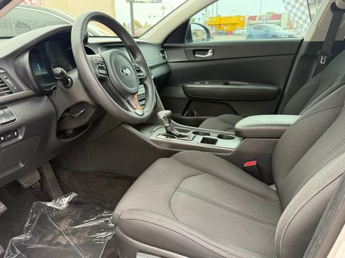 Used 2018 Kia Optima LX FWD image 9