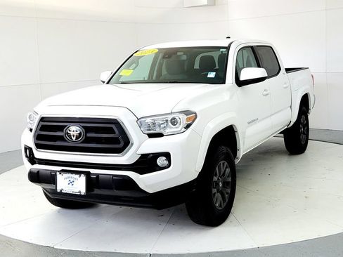 Used 2023 Toyota Tacoma SR5 AWD/4WD image 2