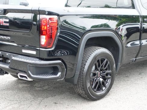 Used 2023 GMC Sierra 1500 Elevation w/ X31 Off-Road Package AWD/4WD image 12