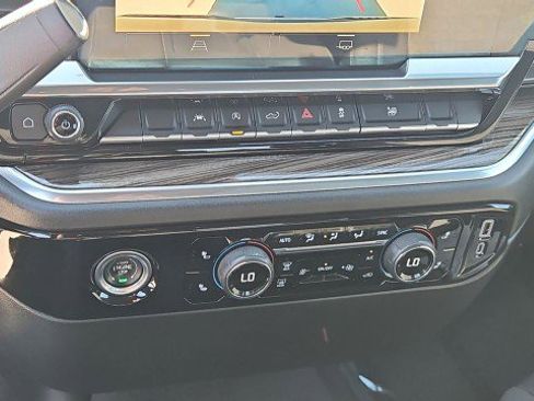 Used 2022 Chevrolet Silverado 1500 LT image 17