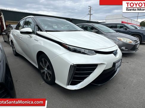 Used 2018 Toyota Mirai image 1