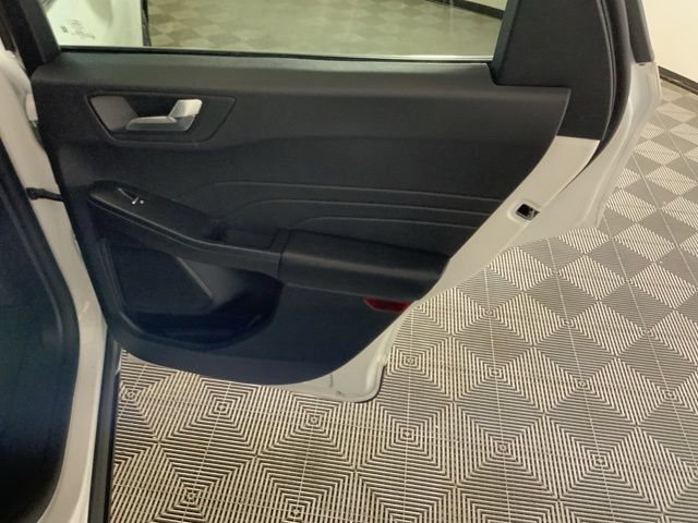 Used 2025 Ford Escape SE FWD image 41
