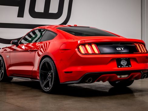Used 2017 Ford Mustang GT Premium RWD image 31