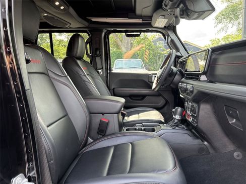 Used 2024 Jeep Wrangler Unlimited Rubicon AWD/4WD image 21