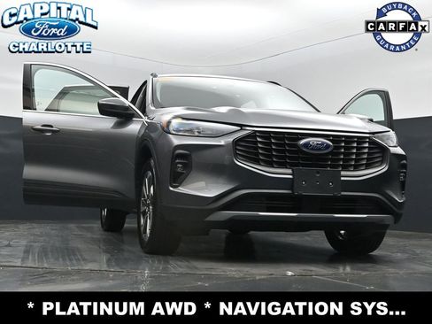 Used 2025 Ford Escape Platinum AWD/4WD image 37