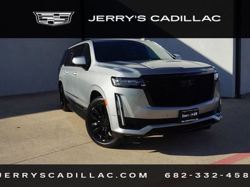 Used 2023 Cadillac Escalade ESV Sport w/ Touring Package image 6