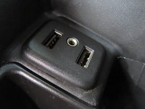 Used 2018 Chevrolet Silverado 1500 High Country image 12