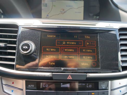 Used 2015 Honda Accord EX-L image 23