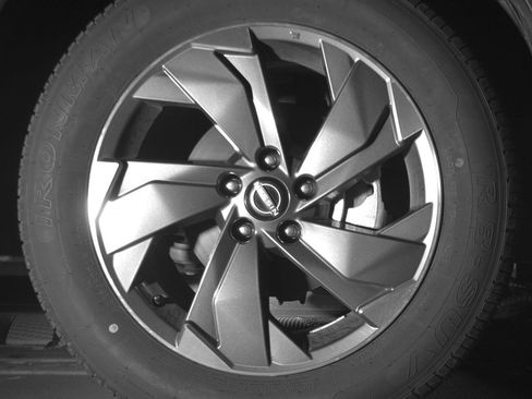 Used 2025 Nissan Rogue SV FWD image 10