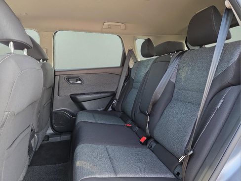 Used 2022 Nissan Rogue SV image 10