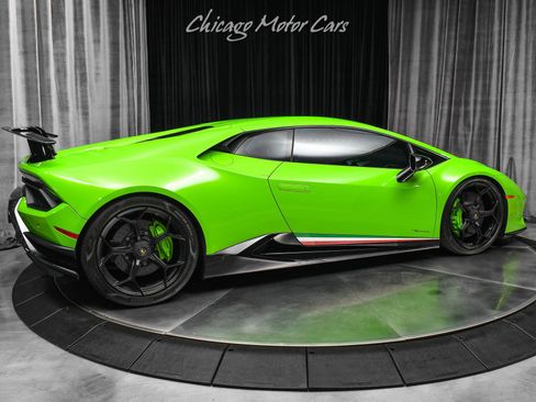 Used 2018 Lamborghini Huracan Performante AWD/4WD image 5