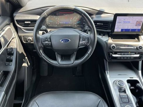 Used 2020 Ford Explorer XLT w/ Equipment Group 202A AWD/4WD image 18
