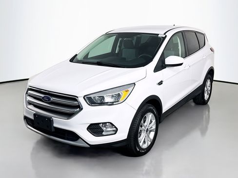 Used 2019 Ford Escape SE image 4