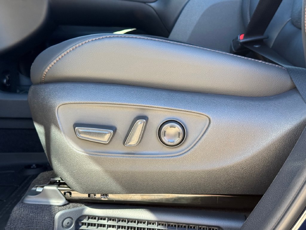 New 2026 Toyota Sienna Limited AWD/4WD image 9