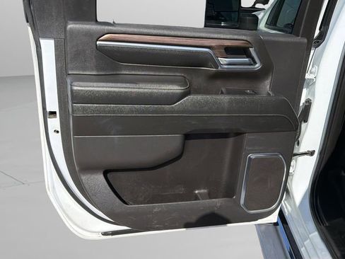 Used 2024 Chevrolet Silverado 2500 LT image 15