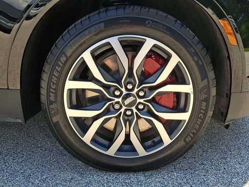 Certified 2023 Cadillac XT5 Sportv AWD/4WD image 9