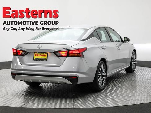 Used 2023 Nissan Altima 2.5 SV image 5