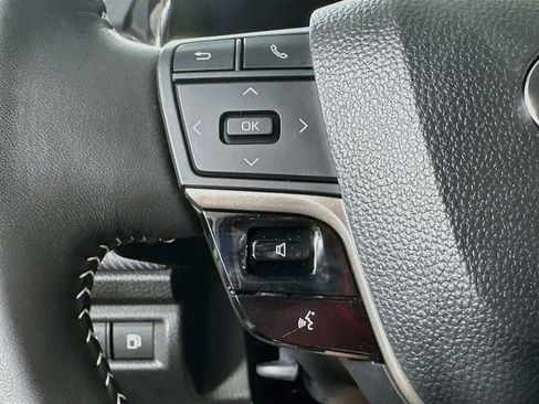 Used 2025 Toyota Camry SE FWD image 24