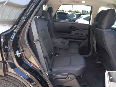 Used 2025 Nissan Pathfinder SV FWD image 23
