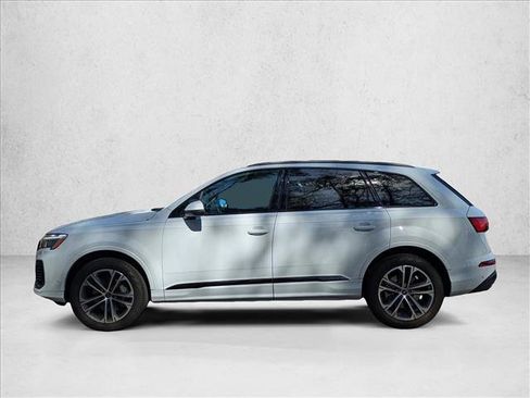 Used 2025 Audi Q7 2.0T Premium w/ Convenience Plus Package image 4