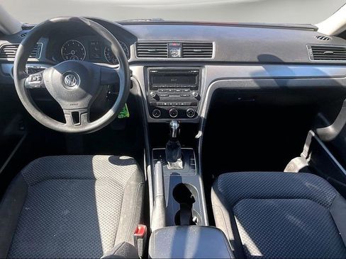 Used 2013 Volkswagen Passat 2.5 S image 8