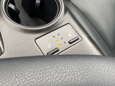 Used 2023 Toyota Camry SE image 12