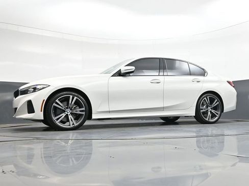 Used 2023 BMW 330i Sedan w/ Premium Package image 39
