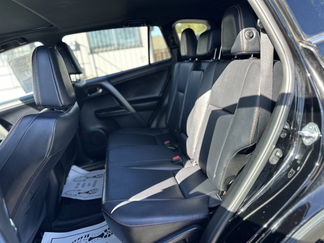 Used 2018 Toyota RAV4 SE w/ Power Extra Value Package AWD/4WD image 13
