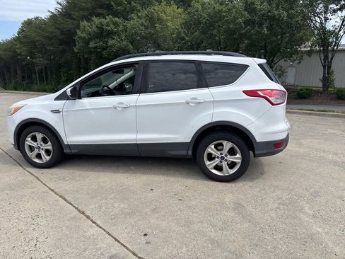 Used 2014 Ford Escape SE w/ Equipment Group 201A AWD/4WD image 11