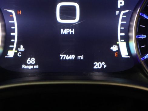 Used 2022 Chrysler Pacifica Touring-L image 36