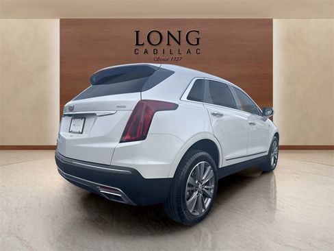 Used 2025 Cadillac XT5 Premium Luxury image 5