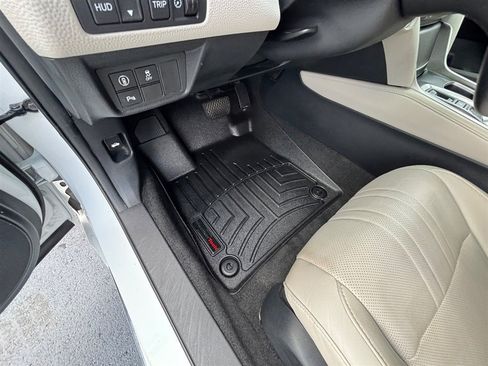 Used 2019 Honda Accord Touring image 18