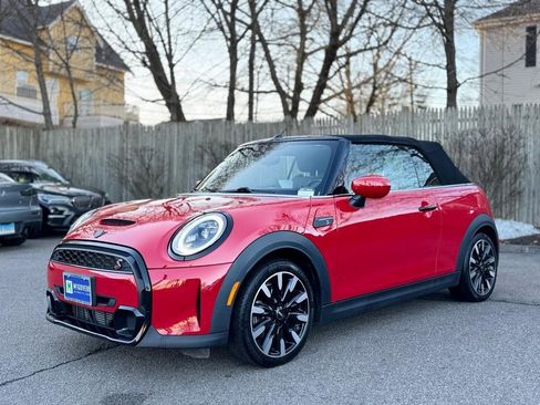 Used 2023 MINI Cooper S image 2