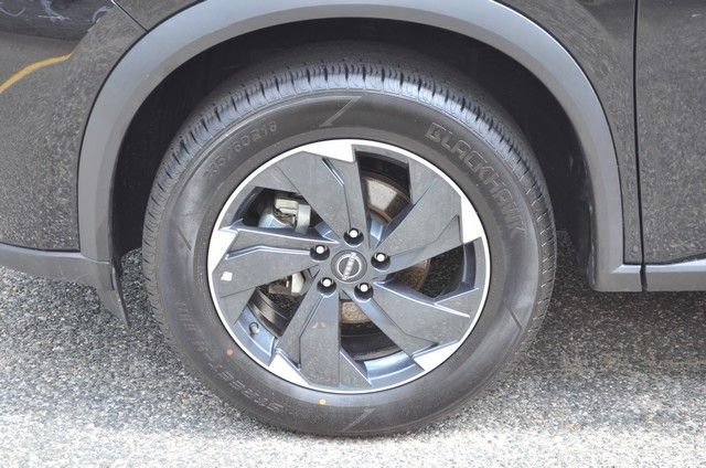 Used 2025 Nissan Rogue SV AWD/4WD image 13