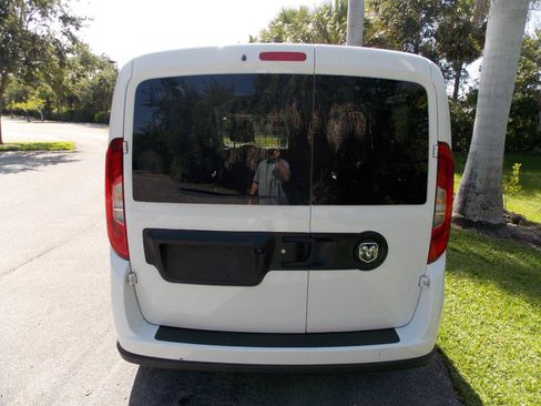 Used 2022 RAM ProMaster City Tradesman FWD image 15