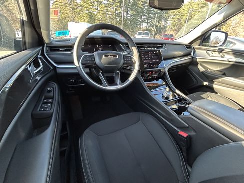 Used 2023 Jeep Grand Cherokee L Laredo w/ Luxury Tech Group I image 24