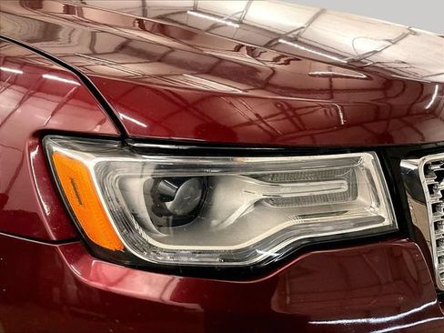 Used 2018 Jeep Grand Cherokee Overland AWD/4WD image 28