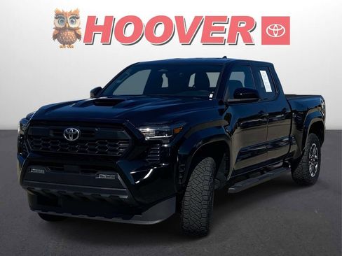 Used 2025 Toyota Tacoma TRD Sport AWD/4WD image 5