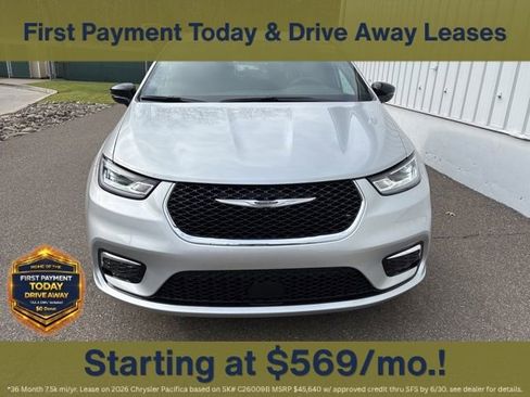 New 2026 Chrysler Pacifica Select AWD/4WD image 2