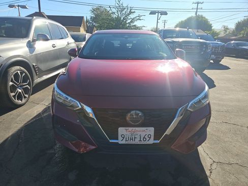 Used 2022 Nissan Sentra SV w/ Trunk Package image 2