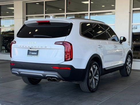 Used 2022 Kia Telluride S FWD image 14