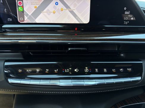 Used 2022 Cadillac Escalade Premium Luxury image 23