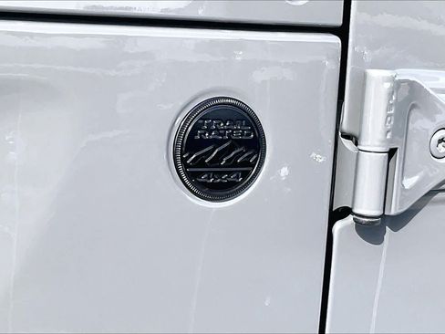 Used 2022 Jeep Wrangler Sport AWD/4WD image 9