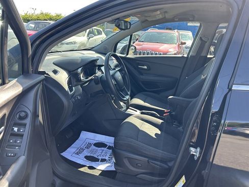 Used 2018 Chevrolet Trax LT AWD/4WD image 9