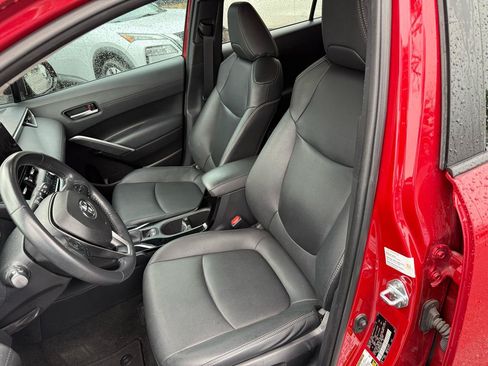 Used 2023 Toyota Corolla Cross XLE FWD image 5