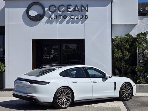 Used 2023 Porsche Panamera 4 Platinum Edition image 3