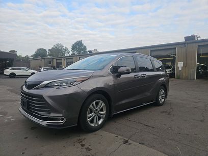 Used 2022 Toyota Sienna Platinum