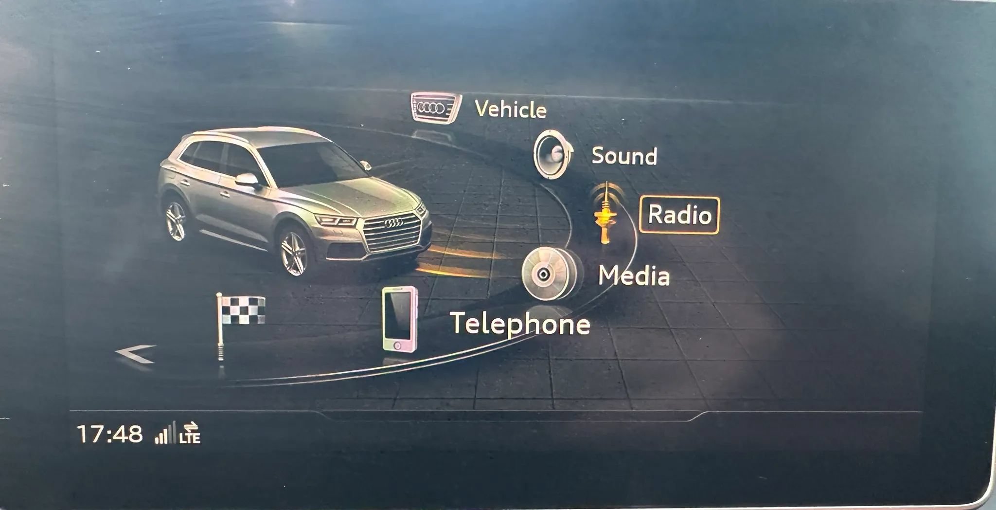 Used 2018 Audi SQ5 Premium Plus w/ Navigation Package AWD/4WD image 19