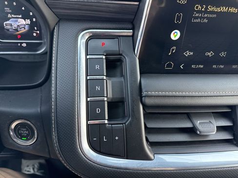 Used 2022 GMC Yukon XL SLT w/ SLT Premium Package image 20